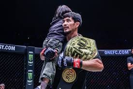 [图]丁俊晖2-6不敌墨菲 无缘斯诺克国锦赛八强